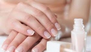 French manicure in beige en melk tinten