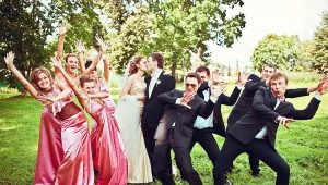 Kawan menari di majlis perkahwinan - hadiah asal untuk pengantin baru