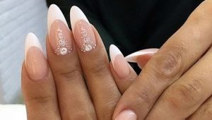 French manicure op amandelvormige nagels