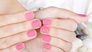 Colore rosa in gommalacca manicure