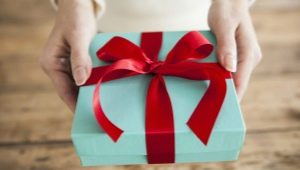 Wie wählt man ein Geschenk für einen Lehrer bei Abschluss?
