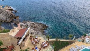 „Dobra Voda“ Juodkalnijoje: klimatas, atrakcionai ir laisvalaikis