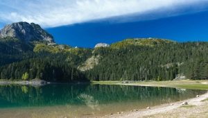 Crno Jezero di Montenegro: keterangan dan kelonggaran
