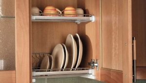 Διαστάσεις των ξηραντηρίων πιάτων σε ένα ντουλάπι