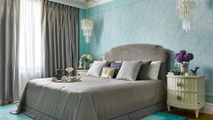 What curtains fit in the blue wallpaper in the bedroom?