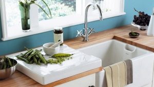 Ceramic sinks for the kitchen: what are and how to choose them?