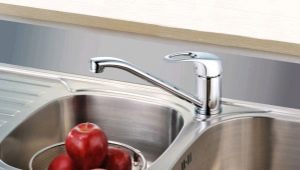 Kaiser kitchen faucets: คุณสมบัติสายพันธุ์ทางเลือก