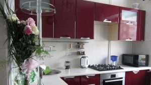 Kiraz mutfaklar: iç mekandaki renk kombinasyonları