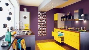 Dapur kuning: pilihan alat dengar, reka bentuk dan gabungan warna