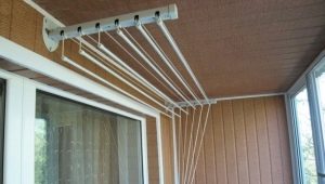 Лиана за сушене на дрехи на балкона: сортове и инструкции за монтаж