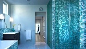 Carreaux de mosaïque pour la salle de bain: caractéristiques et conseils pour choisir