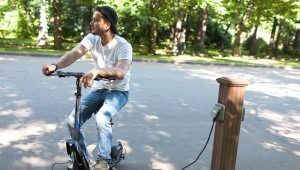 Hvordan lade en elektrisk scooter?