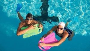Дъска за плуване в басейна: модели, правила за избор и работа