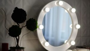 Make-up mirrors: types, sizes and examples in the interior