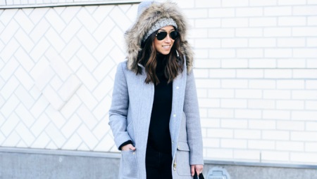 Cappotto corto da donna invernale con cappuccio