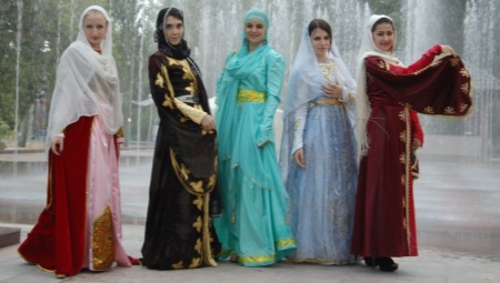 Nationalt kostum af Dagestan