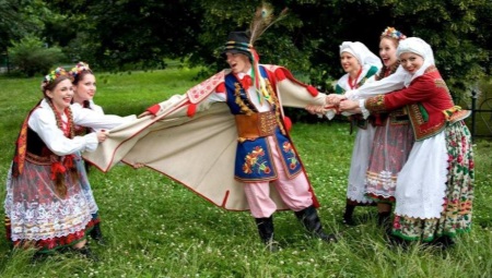 Полски национален костюм