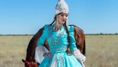 Kazak ulusal kostüm