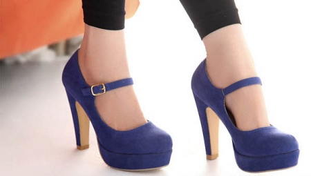 Pantofi cu platformă albastră
