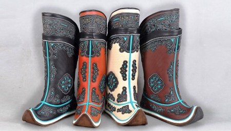 Kadın Moğol botları