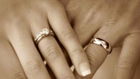 Çift nişan yüzüğü