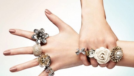 Jewelry: stylish women's rings
