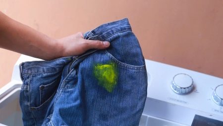 Hoe verf van jeans wassen?