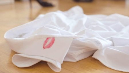 Как да измиете червило върху дрехи у дома?