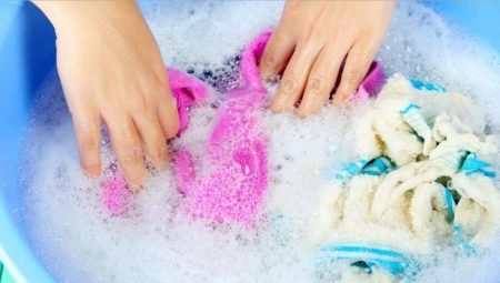 Pravidla pro ruční praní oděvů a dalších věcí