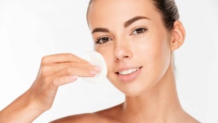 How to do face cleansing at home?