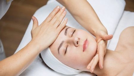 Как да направите масаж на лицето за бръчки у дома?