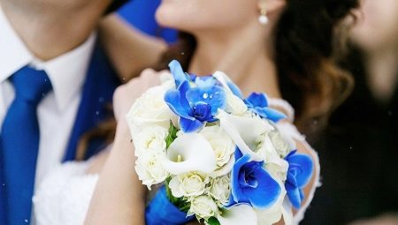 Ramo blanco-azul de la novia: las sutilezas del diseño y la elección.