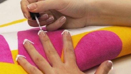 Hoe maak je thuis een French manicure?