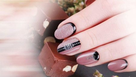 How to make a beautiful manicure with patterns on the nails?