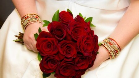 Red bridal bouquet: subtleties of the choice of colors and design