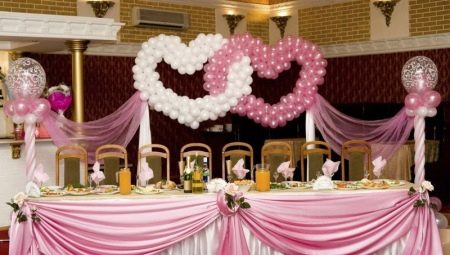 Originale ideer for å dekorere hallen til et bryllup med ballonger