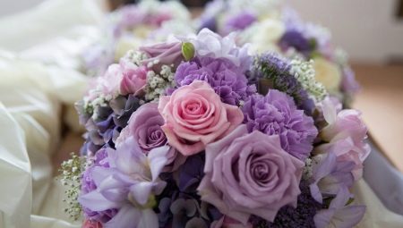 Mazzo lilla per la sposa: una scelta di fiori e idee di design