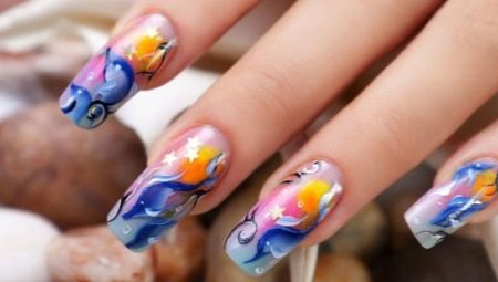 Idee alla moda per la manicure con i delfini.