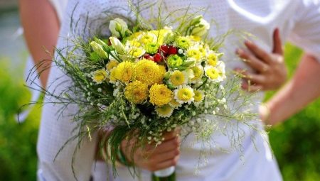 Nuotakos vestuvių puokštė iš laukinių gėlių: veislės ir pasirinktos savybės