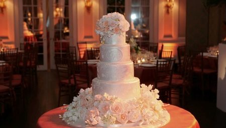 كعكة الزفاف مع الزهور - خيارات ديكور مذهلة