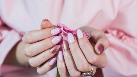 The subtleties of selecting a manicure for a pink dress