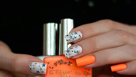 Idéias brilhantes e incomuns para combinar tons de branco com laranja em uma manicure