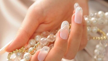 Manucure perle: options de conception et idées de mode
