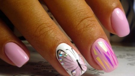 Hoe teken je een vlinder op de nagels?