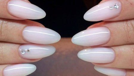 Kaip pasidaryti migdolų formos nagus?
