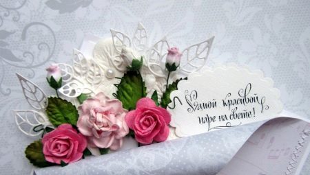 How to sign wedding cards?