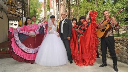 Làm thế nào là đám cưới gypsy?