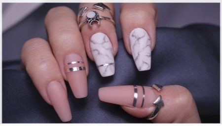 Unghie a forma di bara: una nuova controversa tendenza nella manicure
