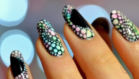 The design of a stylish manicure with dots is also exemplary.