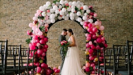 Balloon wedding arch: design options and DIY methods